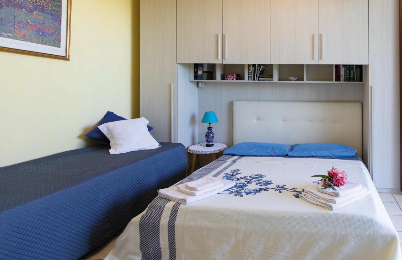 Casa "La Conchiglia" Bed & Breakfast Чивитанова Марке Екстериор снимка