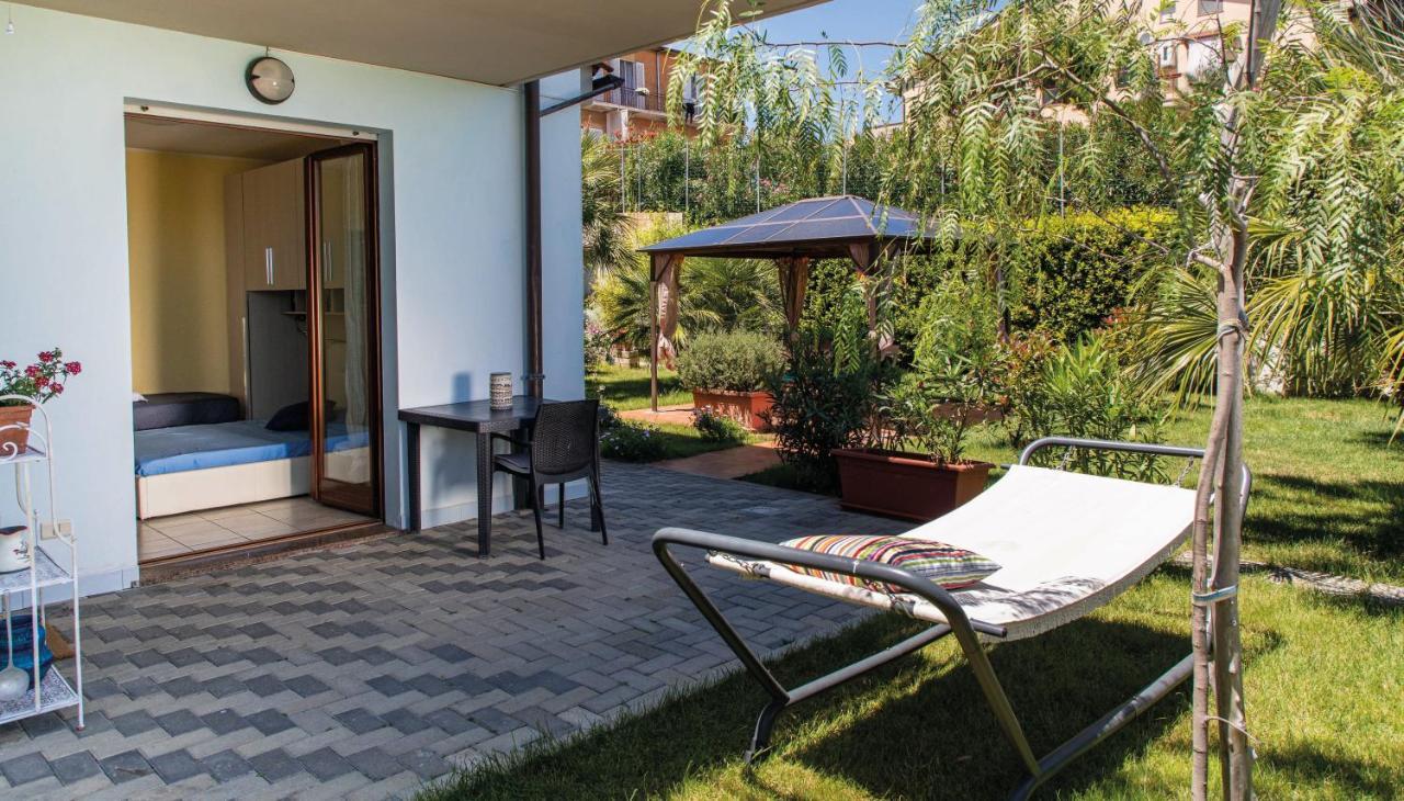 Casa "La Conchiglia" Bed & Breakfast Чивитанова Марке Екстериор снимка